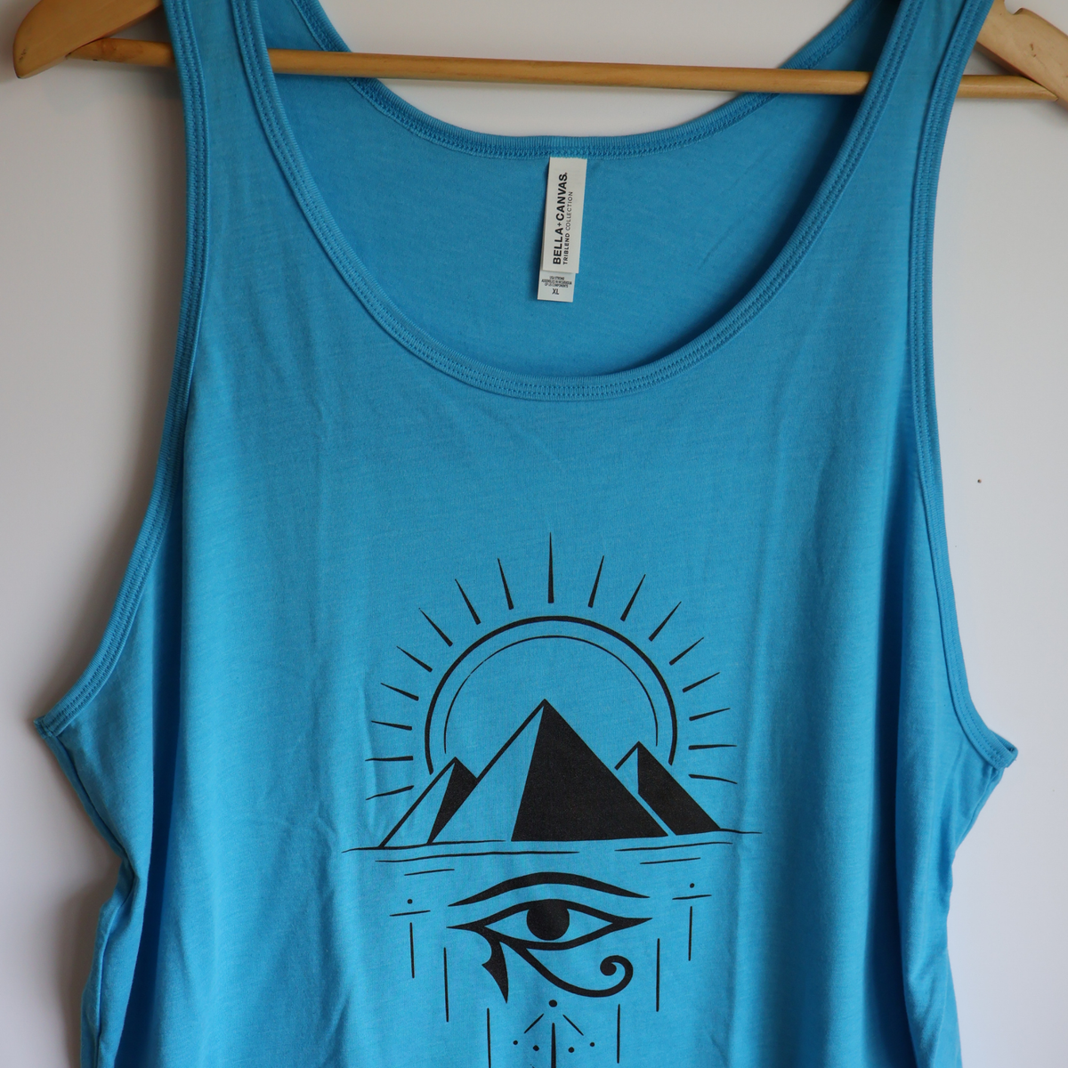 Horus Pyramid Tank